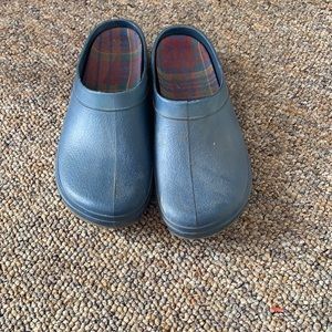 Clogs